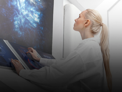 Сенсорные столы: современное решение для входной зоны учебных заведений